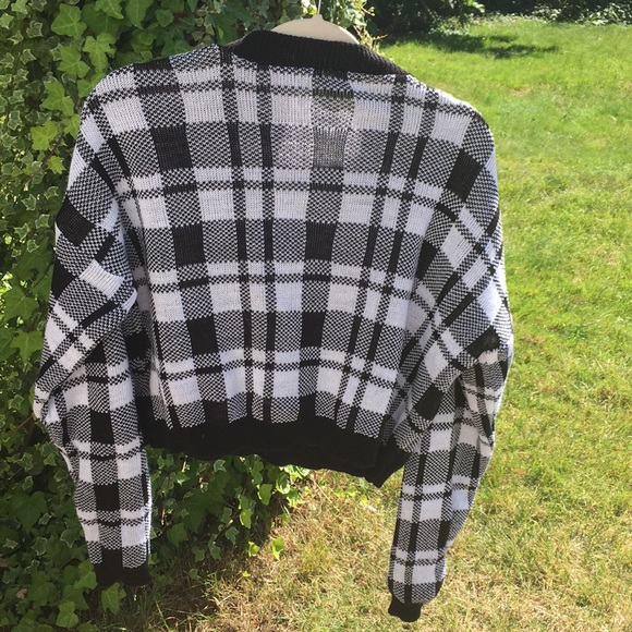 Boohoo plaid cropped sweater - Picture 3 of 3